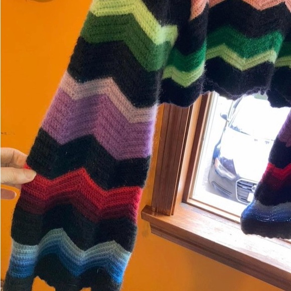 100% WOOL thick and made from a vintage chevron patter afghan blanket - Picture 4 of 8